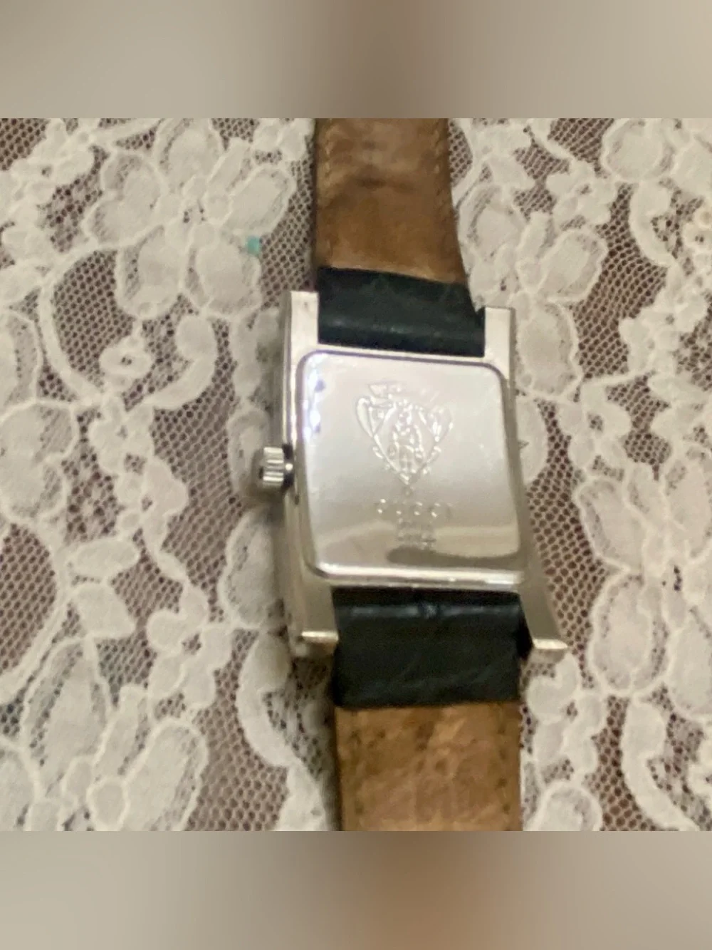Gucci 80112 Swiss Made, Quartz Silver Tone with Rhinestones Unisex Watch